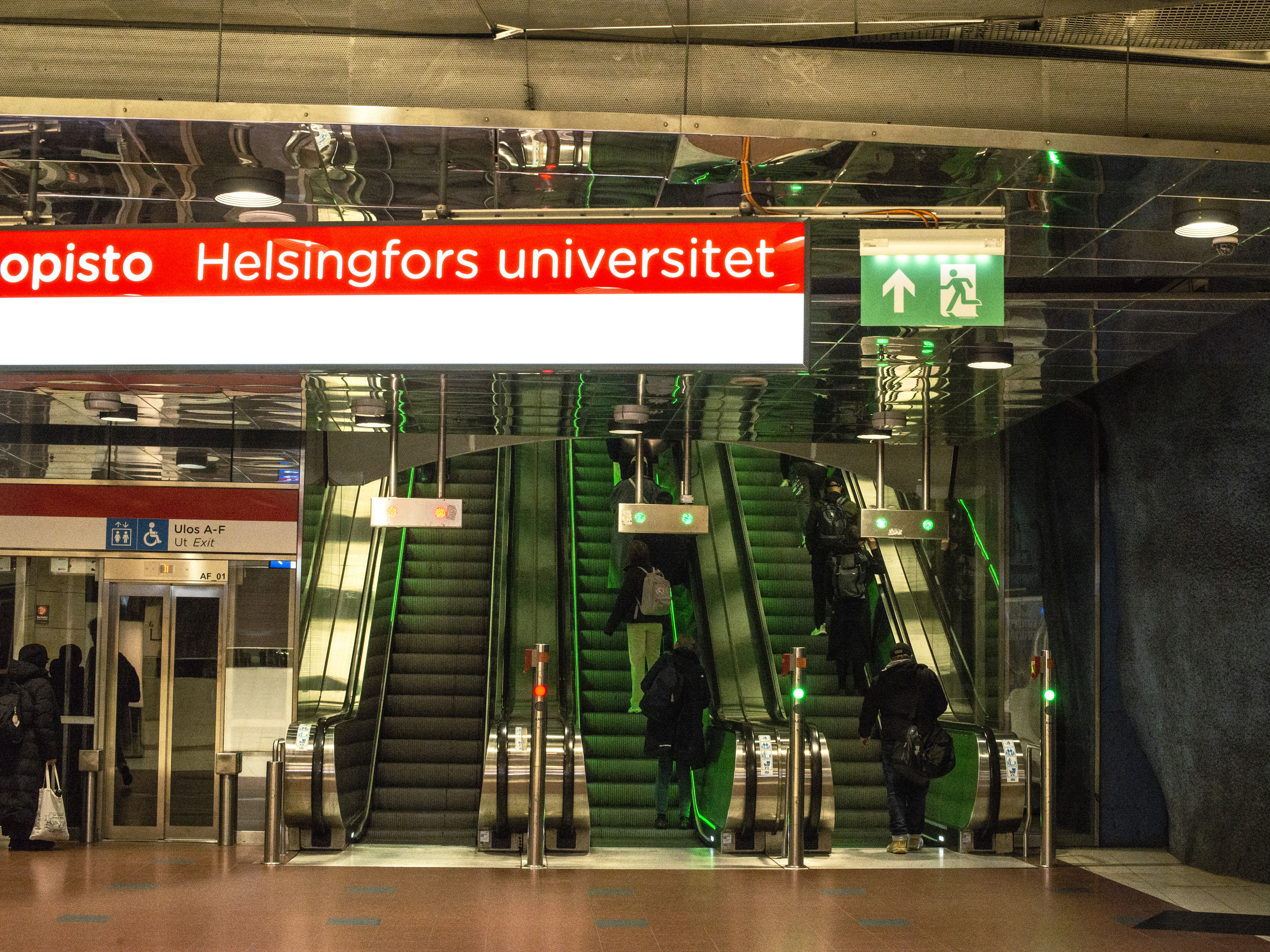 Helsingfors universitets tunnelbanestation