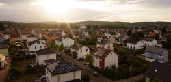 Suomalaiset ovat innostuneet aurinkosähkön tuotannosta – millaisilla alueilla se on suosittua ja onko se kannattavaa?