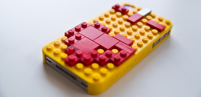 Legoilla päällystetty iPhone. Kuva: Anssi Koskinen (rajattu, CC BY-NC 2.0) 