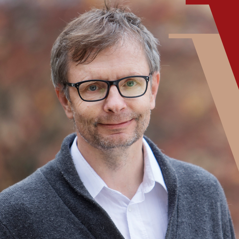 Kasvokuva Heikki Hiilamosta.